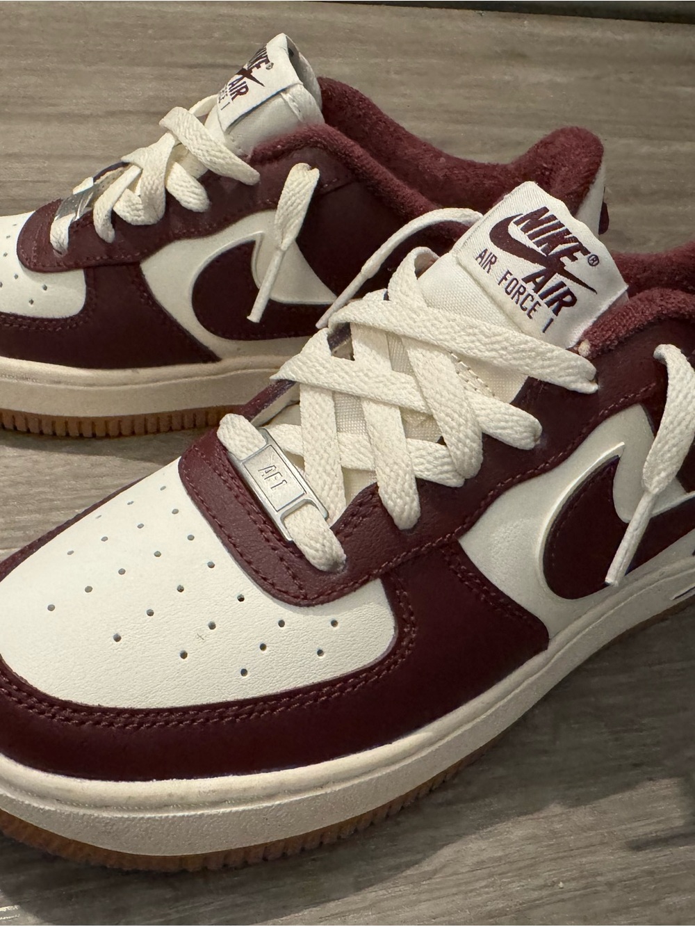 Kids Nike Air Force 1 Sneakers - White & Maroon